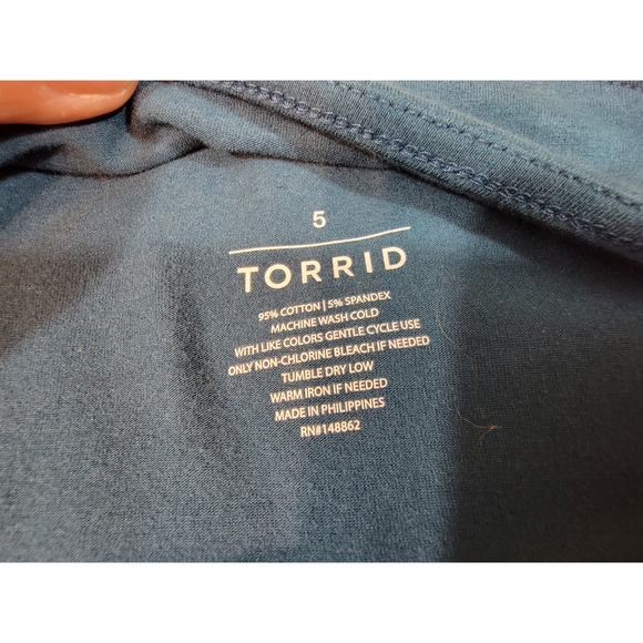 NWT Torrid 5 Foxy Cutout One Shoulder Top Blue Plus Size - Picture 4 of 5